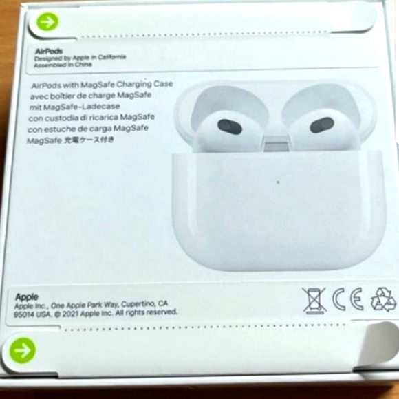 Apple Airpod 3rd Gen with magsafe